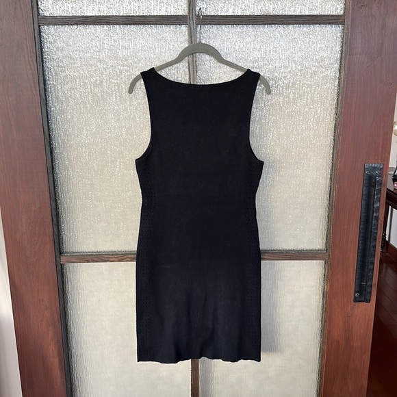 Victor Glemaud
Knit Cutout Bodycon Dress size XL - Picture 12 of 12